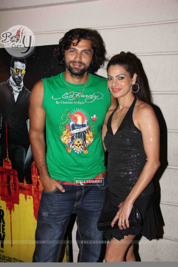 Chetan Hansraj with wife at 'Ragini MMS' movie success bash (135732)