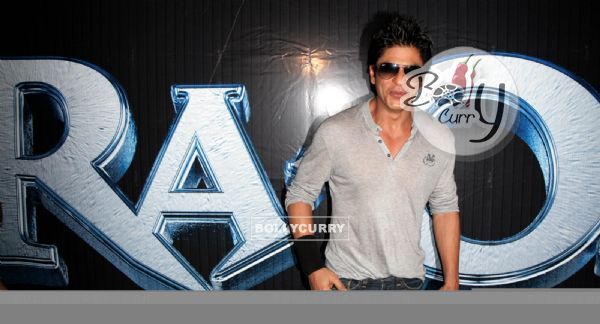 Shah Rukh Khan launch the theatrical promo of his film 'Ra.One' at IMAX BIG Cinemas in Wadala (136141)