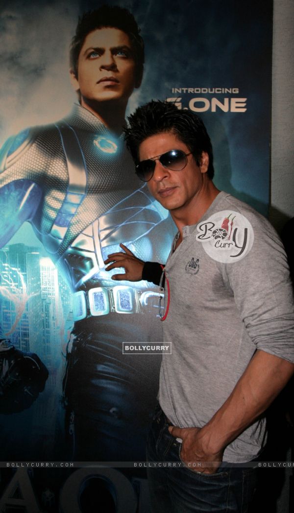 Shah Rukh Khan launch the theatrical promo of his film 'Ra.One' at IMAX BIG Cinemas in Wadala (136146)