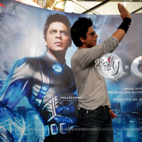 Shah Rukh Khan launch the theatrical promo of his film 'Ra.One' at IMAX BIG Cinemas in Wadala (136149)