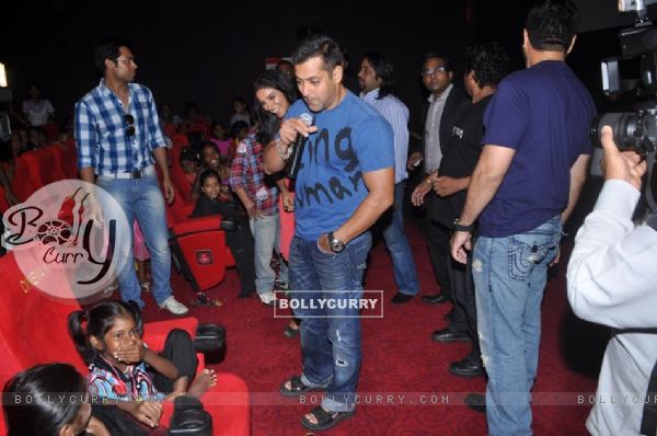 Salman Khan and Asin for upcoming film 'READY' exclusively for NGO Kids at Cinemax Versova (136676)