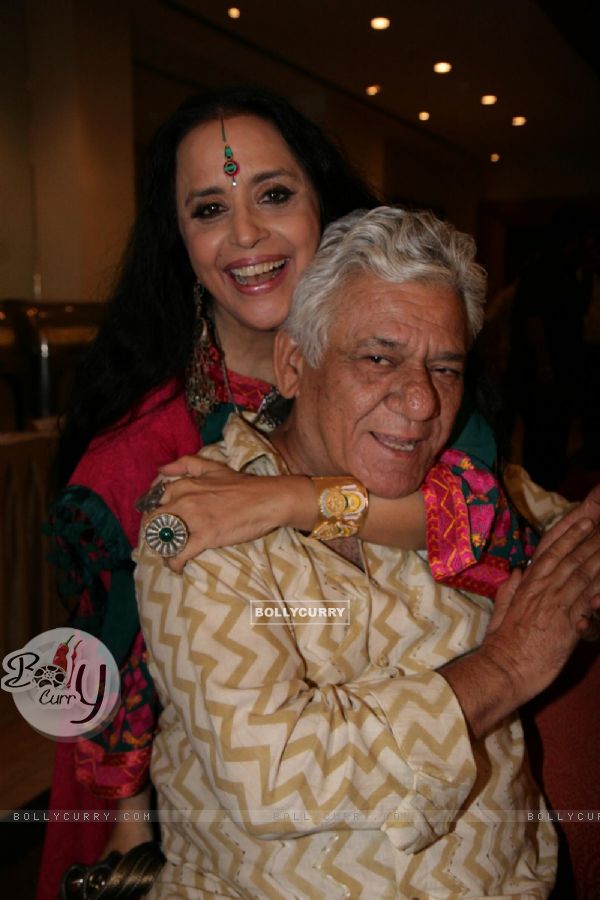 Om Puri and Ila Arun at press meet of Film 'West is West' (136942)