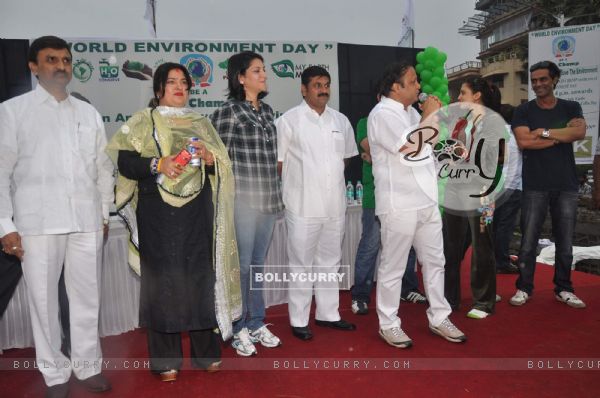Dolly Bindra, Priya Dutt, Isha Koppikar and Arjun Rampal at Asif Bhamla's World Environment Day awareness program, Otters Club