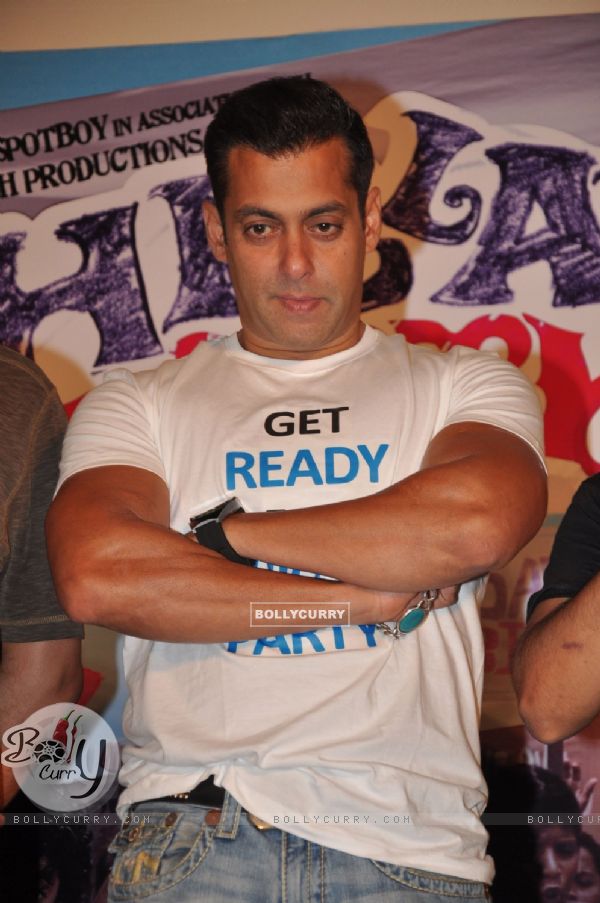 Salman Khan at Chillar Party film first look (137046)