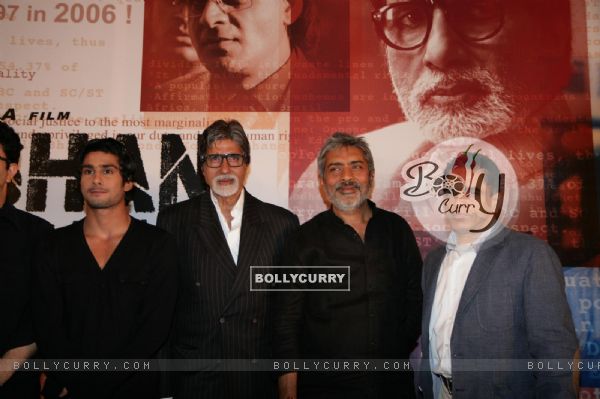 Amitabh Bachchan, Prateik Babbar and Prakash Kha at film 'Aarakshan' first look launch at Hotel Novo