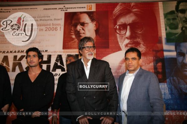 Amitabh Bachchan, Prateik Babbar at film 'Aarakshan' first look launch at Hotel Novotel in Juhu, Mumbai