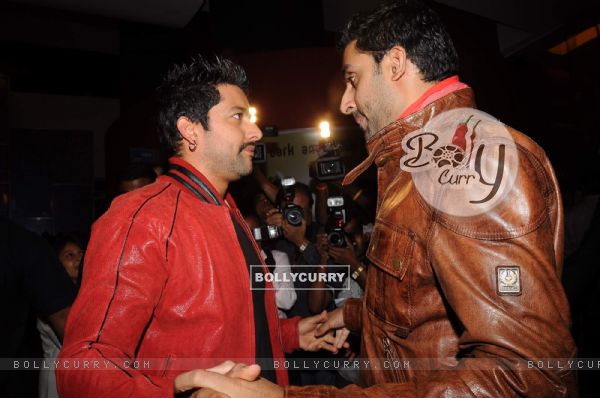 Aftab Shivdasani and Abhishek at Bin Bulaye Baarati premiere at Cinemax. . (138434)