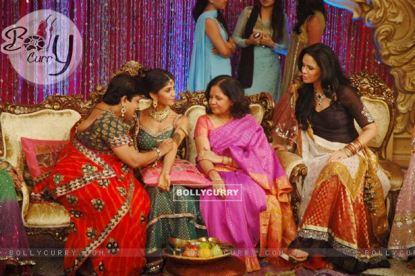 Mehndi ceremony on the sets of Swayamvar Season 3 - Ratan Ka Rishta