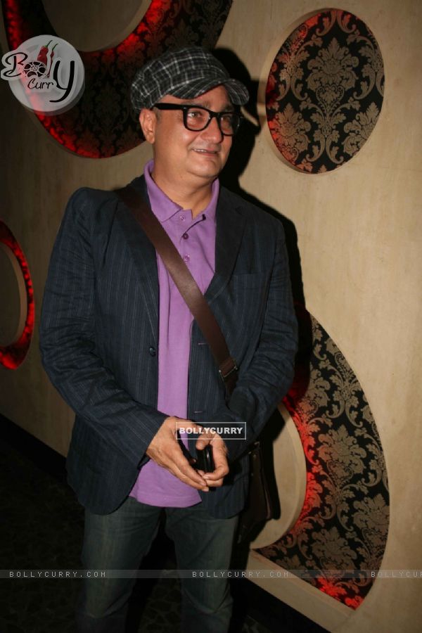 Vinay Pathak at Karishma Tanna Birthday Party