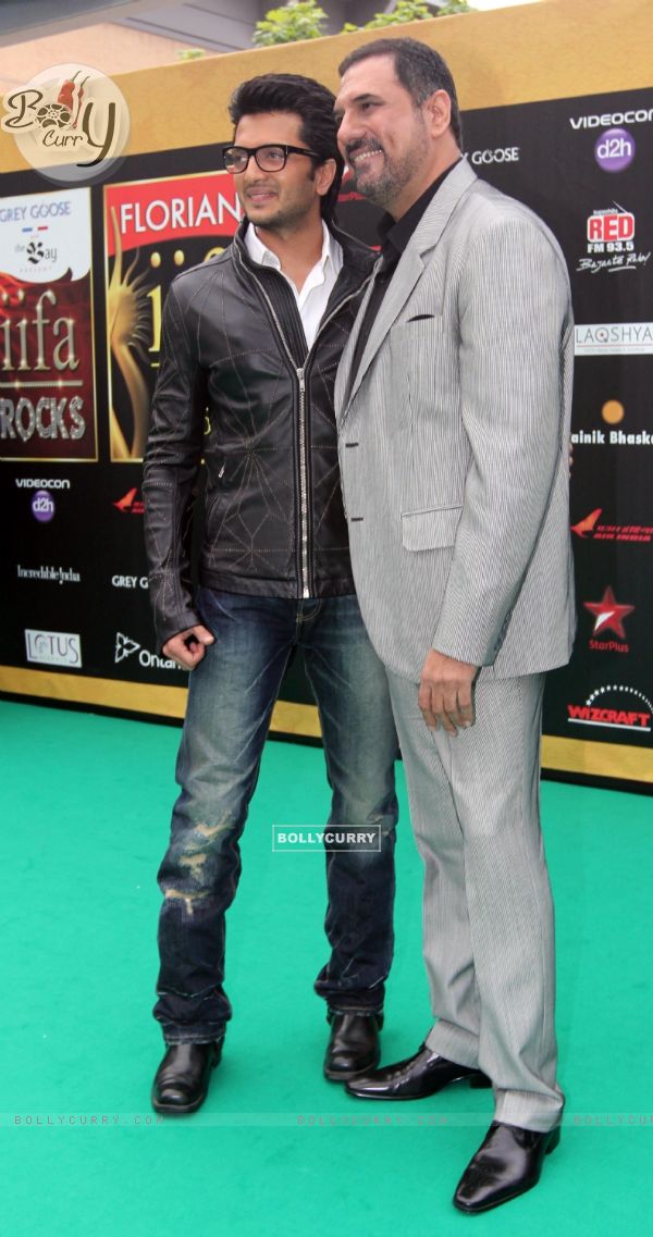 Boman Irani and Ritesh Deshmukh on IIFA Awards Green carpet