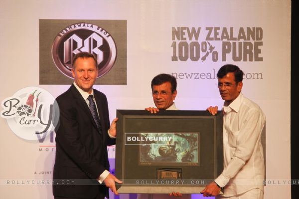 New Zealand Prime Minister John Key visited the sets of Bollywood film Players in Film City, Mumbai (139664)
