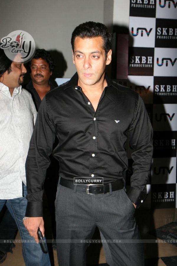 Salman Khan at Premiere of movie 'Chillar Party' (146223)
