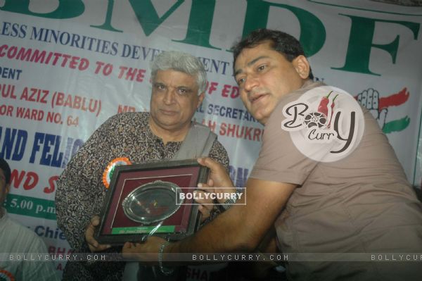 Javed Akhtar at Bablu Aziz prize distribution for children event, Santacruz