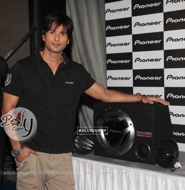 Shahid launch new range of Pioneer Car music systems at Mehboob Studio