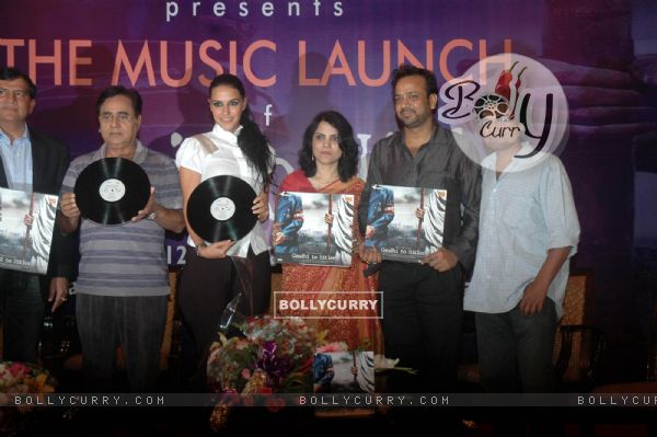 Neha Dhupia, Jagjit Singh and Poonam Pandey at the music lauch of film Gandhi To Hitler at The Club