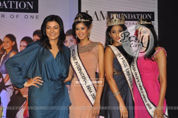 Sushmita Sen reveals her 3 winners at the Wadhawan Lifestyle I AM SHE 2011 final in Mumbai