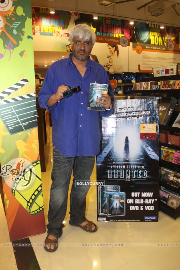 Vikram Bhatt at DVD launch of movie Haunted at planet M (147173)