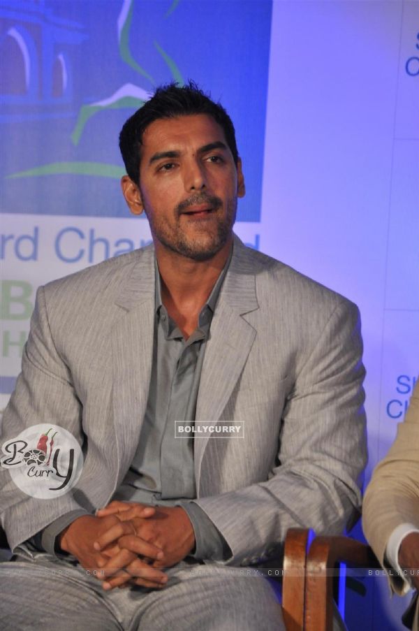 John during the launched of registrations for Mumbai Marathon 2012 categories of 9th Edition at Trident Hotel