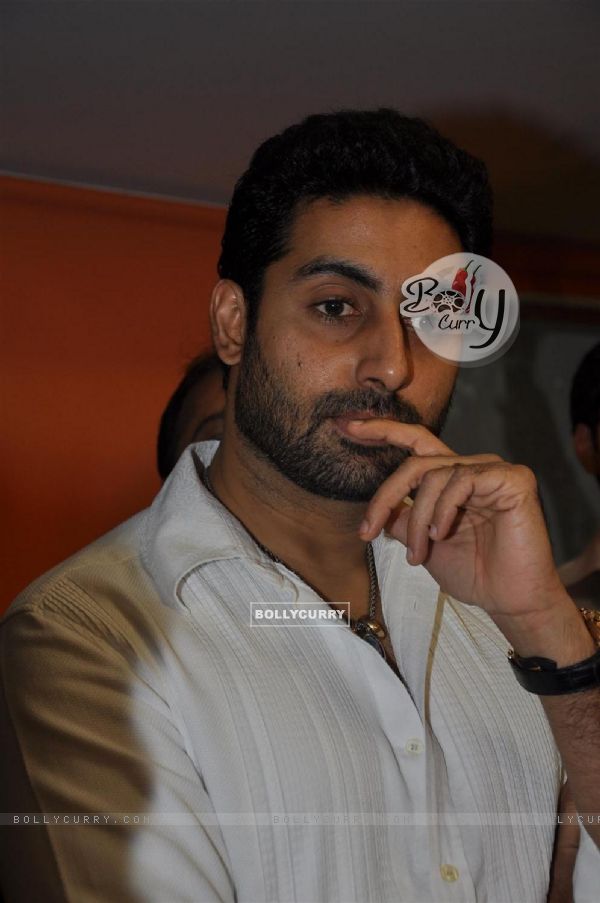 Abhishek Bachchan at 'VIBRATIONS THE WELLNESS ZONE' by Vrinda J Mehta