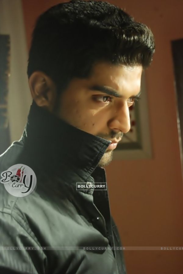 Gurmeet Choudhary as Maan