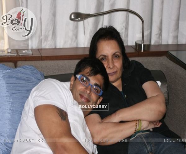 Karan Singh Grover with his mom