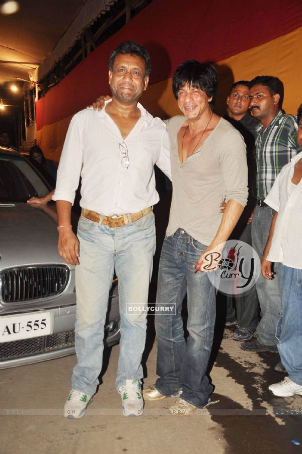 Shah Rukh Khan leaves Filmistan after completing the last shoot of Ra.One