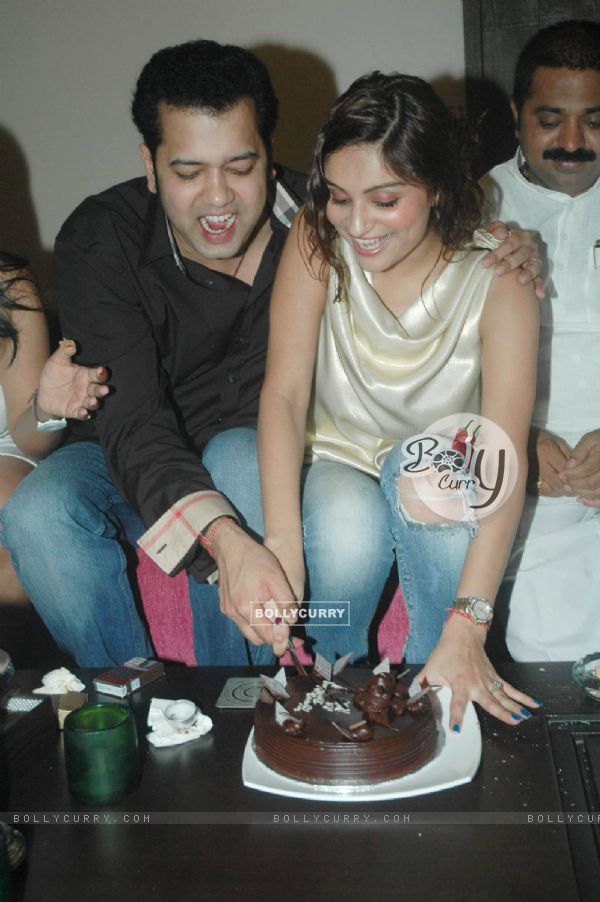 Rahul Mahajan cutting cake with wife Dimpy on his Birthday