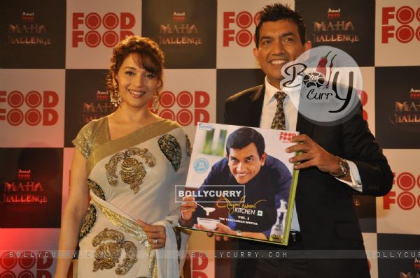 Sanjeev Kapoor with Madhuri Dixit at 'Amul FoodFood Mahachallenge' Reality Show in Mumbai