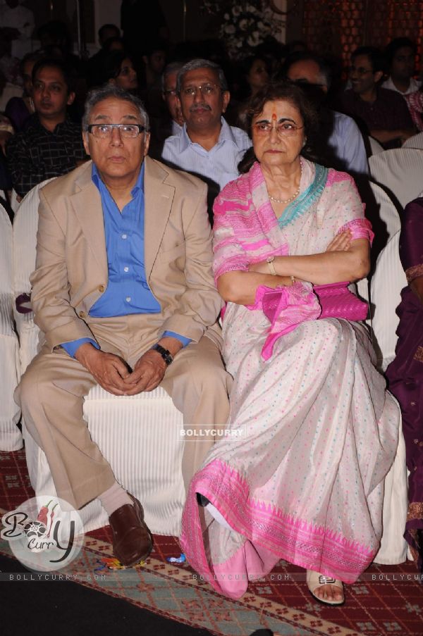 Celeb at Khazana ghazal festival at Trident