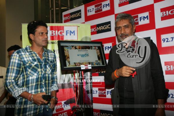 Prakash Jha and Manoj Bajpai at Aarakshan promotional event at Big FM (151143)