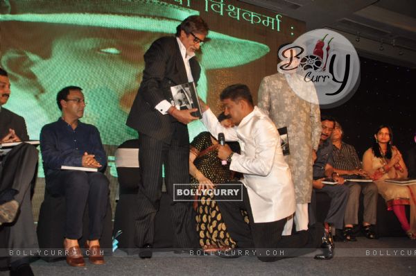 Megastar Amitabh Bachchan unveils Nitin Desai's book at his 25th year celebrations at JW Marriott in Mumbai. .