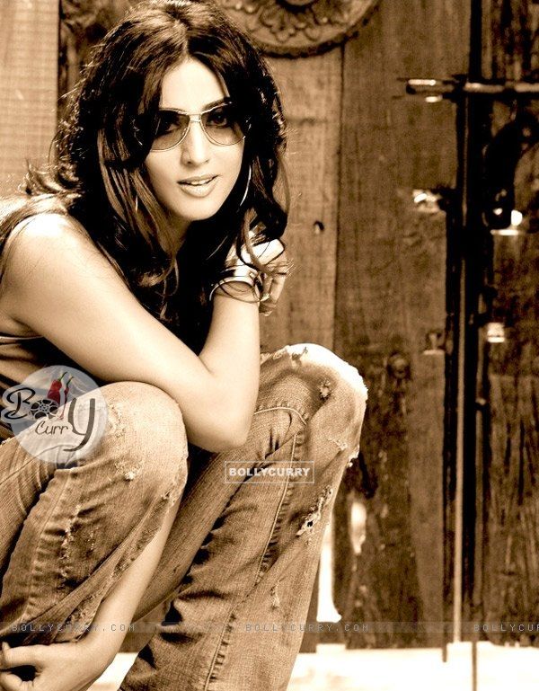 Mahie Gill - Images