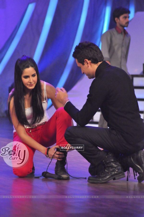 Katrina Kaif and Imran Khan on the sets of Just Dance to promote Mere Brother Ki Dulhan