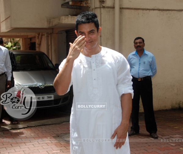 Aamir Khan celebrates Eid in Mumbai