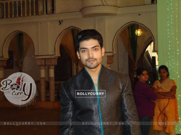 Gurmeet Choudhary as Maan in Geet Hui Sabse Parayi