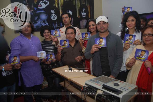 Himesh Reshammiya with entire team launches music of movie 'Damadamm'