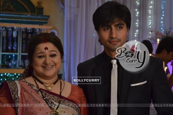 Mohan with his mother in tvshow Dhrampatni