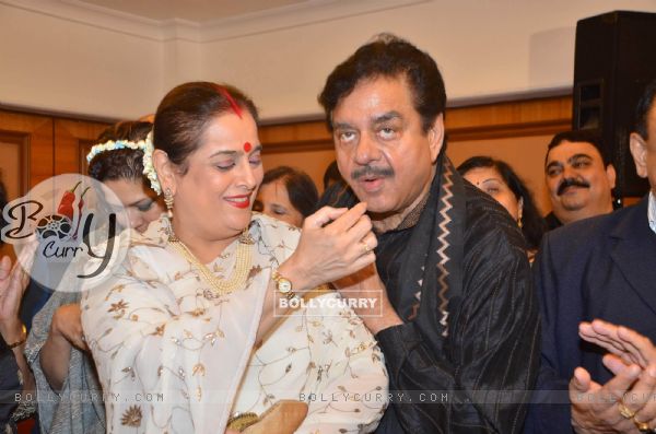 Shatrughan Sinha with wife at Ram Jethmalani's birthday, Ramada