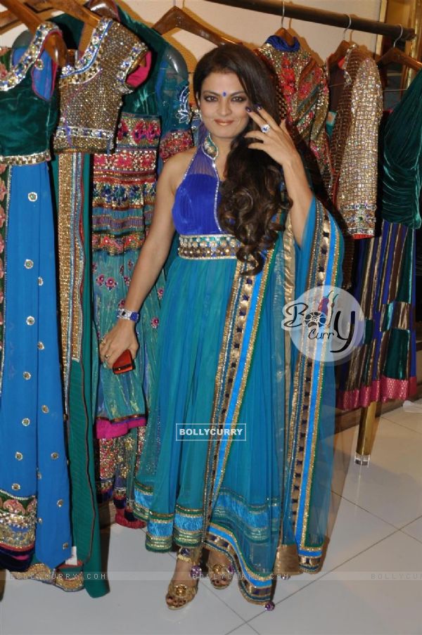 Sheeba Akashdeep at Nisha Sagar's latest anaarkalis SMITTEN at Juhu, Mumbai