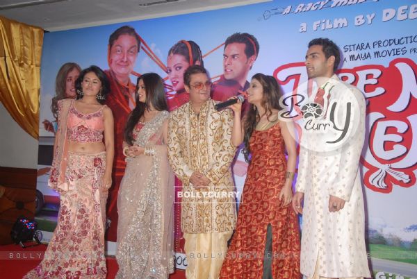 Jagrat, Sasha Goradia, Riya Sen, Vinay Pathak, Natasha at Music launch of movie 'Tere Mere Phere'