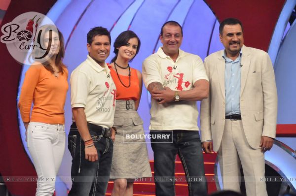 Raageshwari Loomba, Sachin Tendulkar, Dia Mirza, Sanjay Dutt and Boman Irani at NDTV Suppport my school telethon, Yashraj