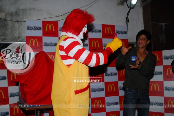 Shah Rukh Khan during the launch of McDonalds Happy Meal contest for his  film promotion 'Ra.One' in Mumbai (159689)
