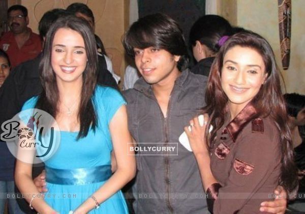 Sanaya and Rati Pandey in a event