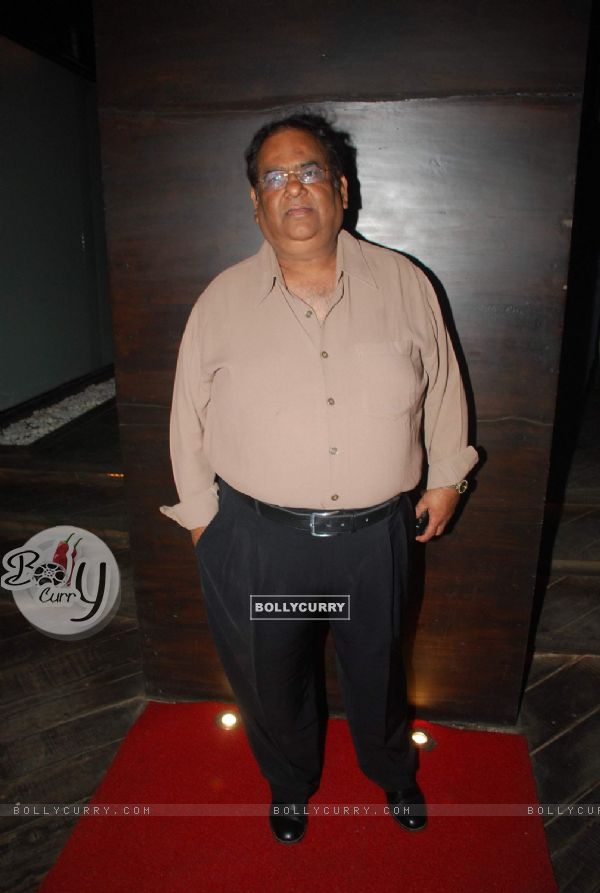 Satish Kaushik at Hum Tum Shabana film bash at Vie Lounge (160484)