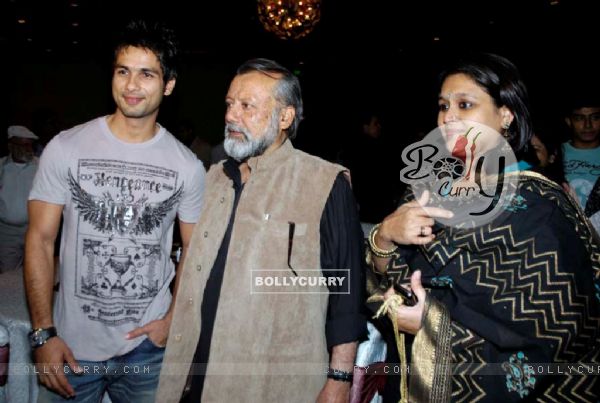 Shahid Kapoor with his father and mother