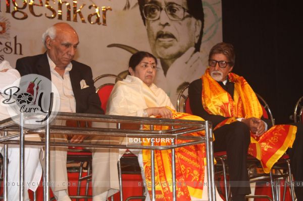 Yash Chopra and Amitabh Bachchan at Lata Mangeshkar birthday bash at Shanmukhanand Hall