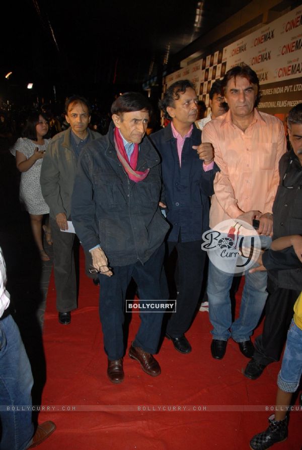 Dev Anand at Premiere of film 'Chargesheet' in Cinemax (161675)