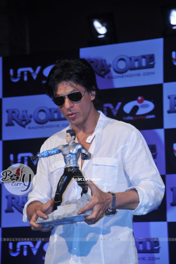 Shah Rukh Khan unveils the 'Ra.One' game at the Grand Hyatt