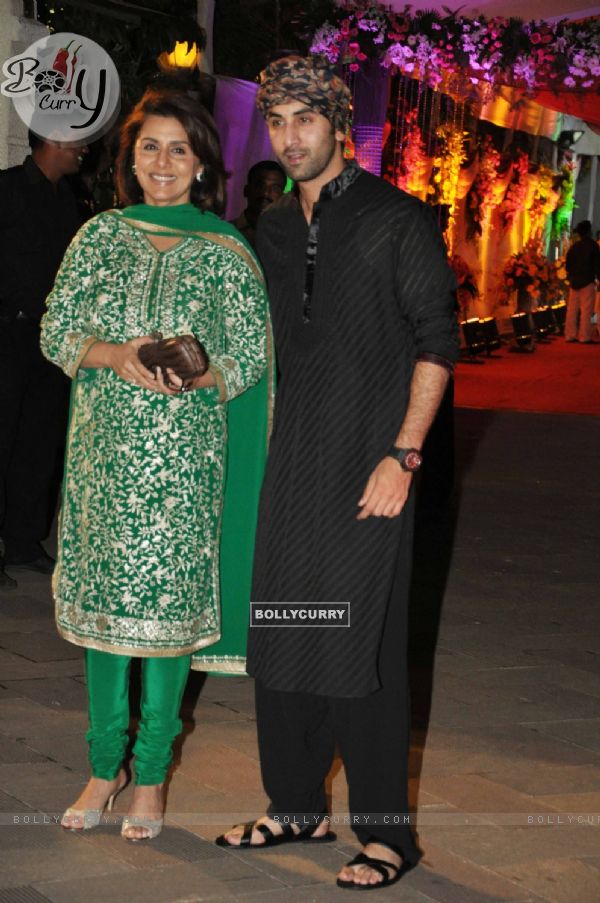 Neetu Singh and Ranbir Kapoor grace Sanjay Dutt's Mata Ki Chowki in Bandra