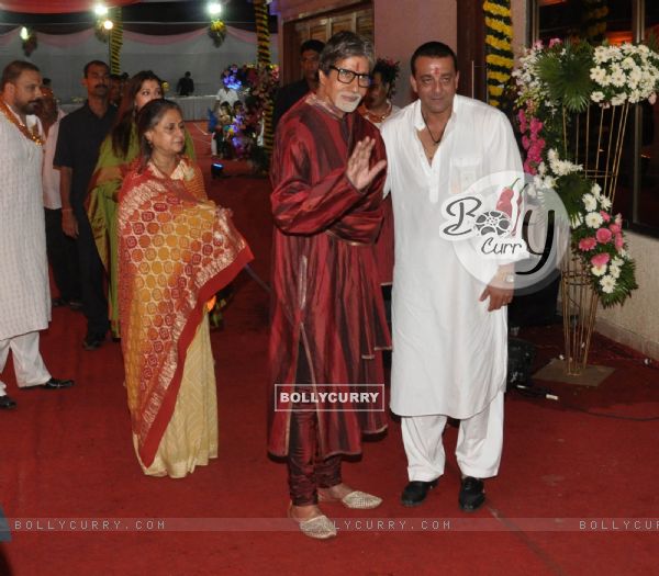 Amitabh and Jaya grace Sanjay Dutt's Mata Ki Chowki in Bandra